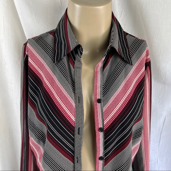 🚫SOLD🚫 Apt. 9 Red Black White Chevron Stripes Button Down - Picture 11 of 16